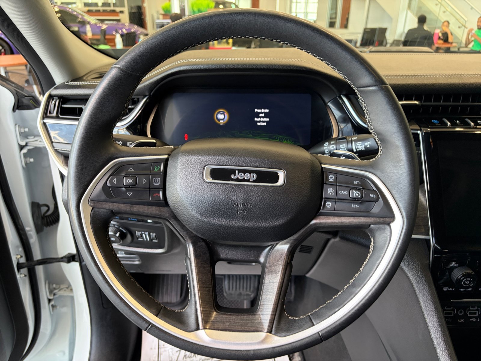 Used 2024 Jeep Grand Cherokee Limited 4xe AWD/4WD image 9
