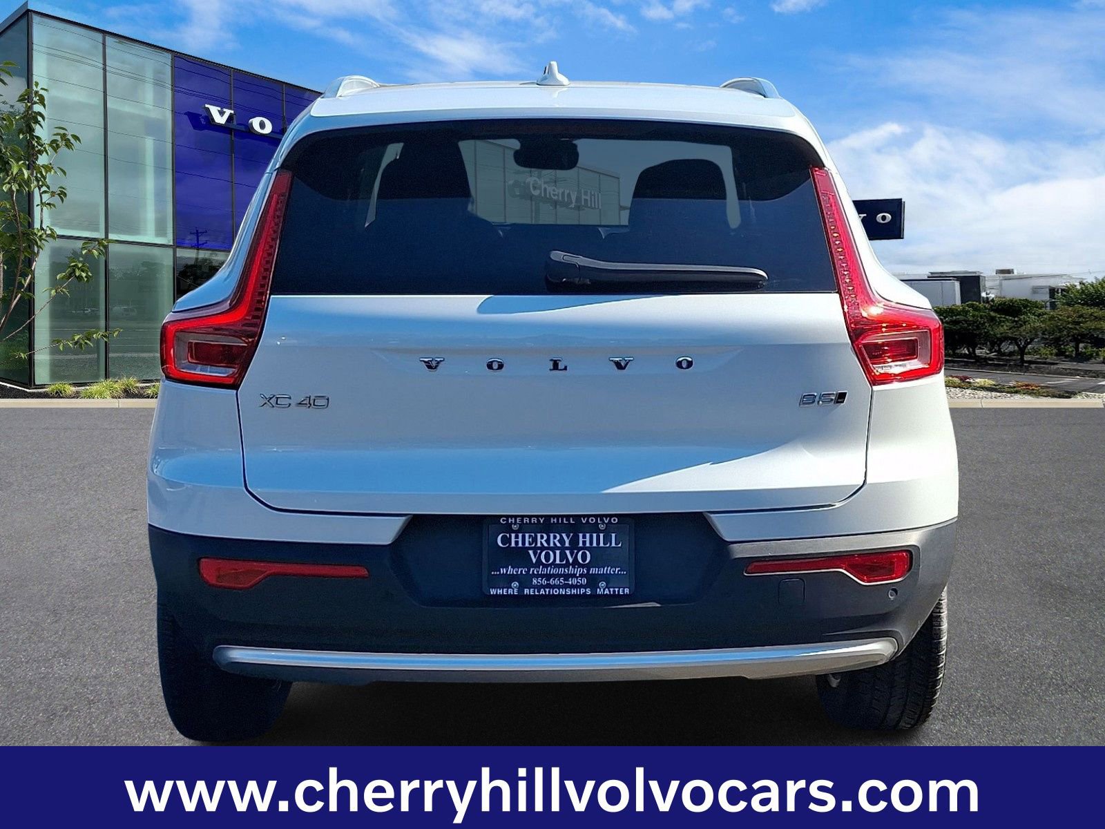 Certified 2023 Volvo XC40 B5 Core w/ Climate Package image 6