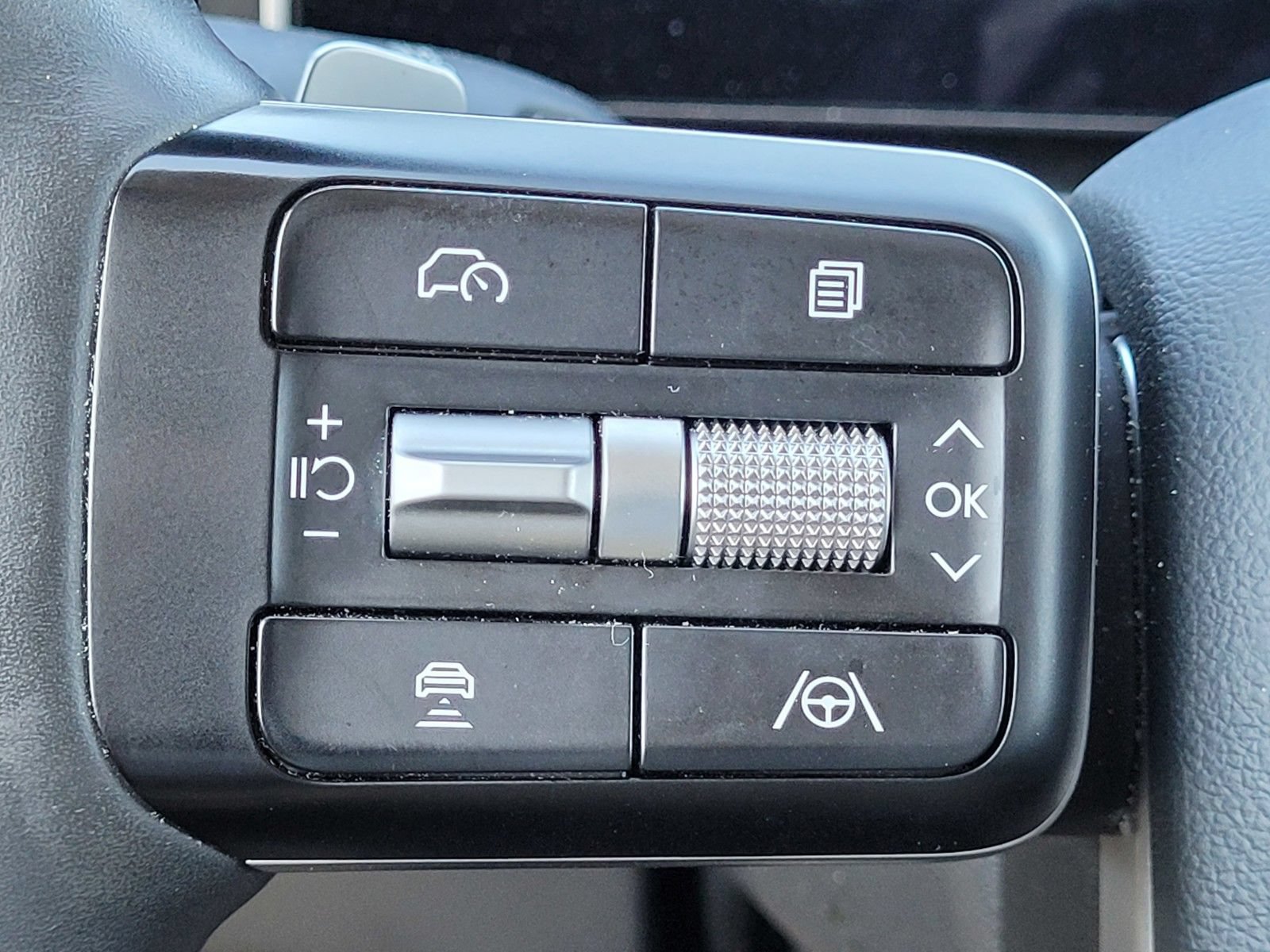 Certified 2025 Hyundai Santa Fe SEL AWD/4WD image 31