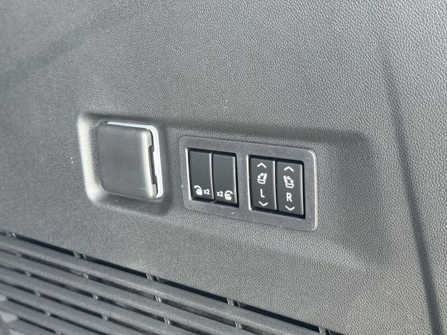 New 2026 GMC Yukon XL AT4 w/ AT4 Premium Package image 28