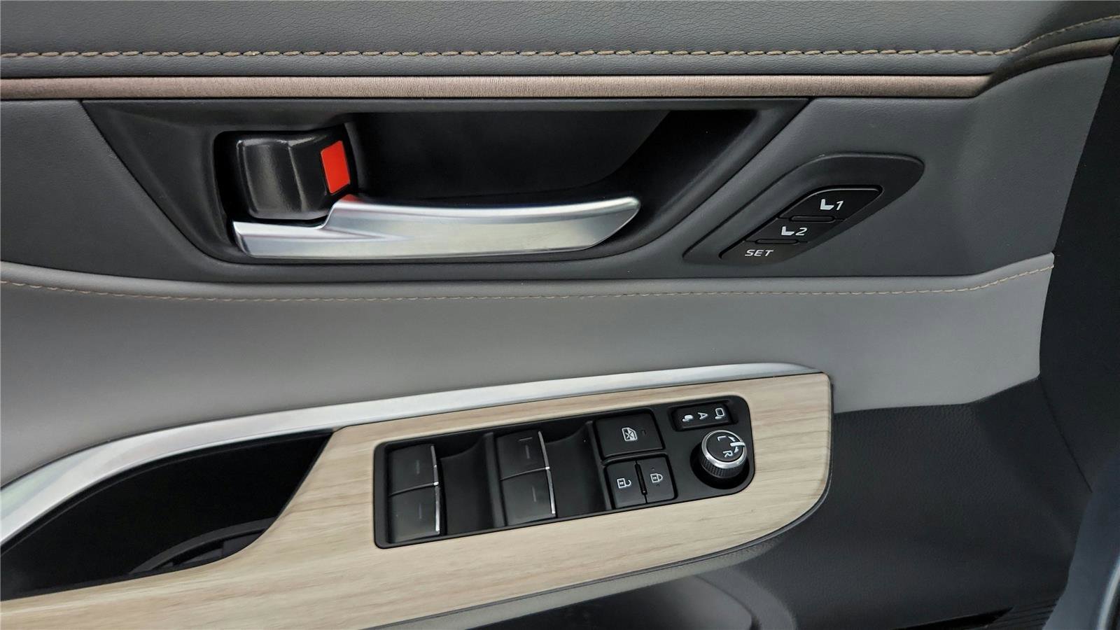 Certified 2022 Toyota Venza XLE image 23