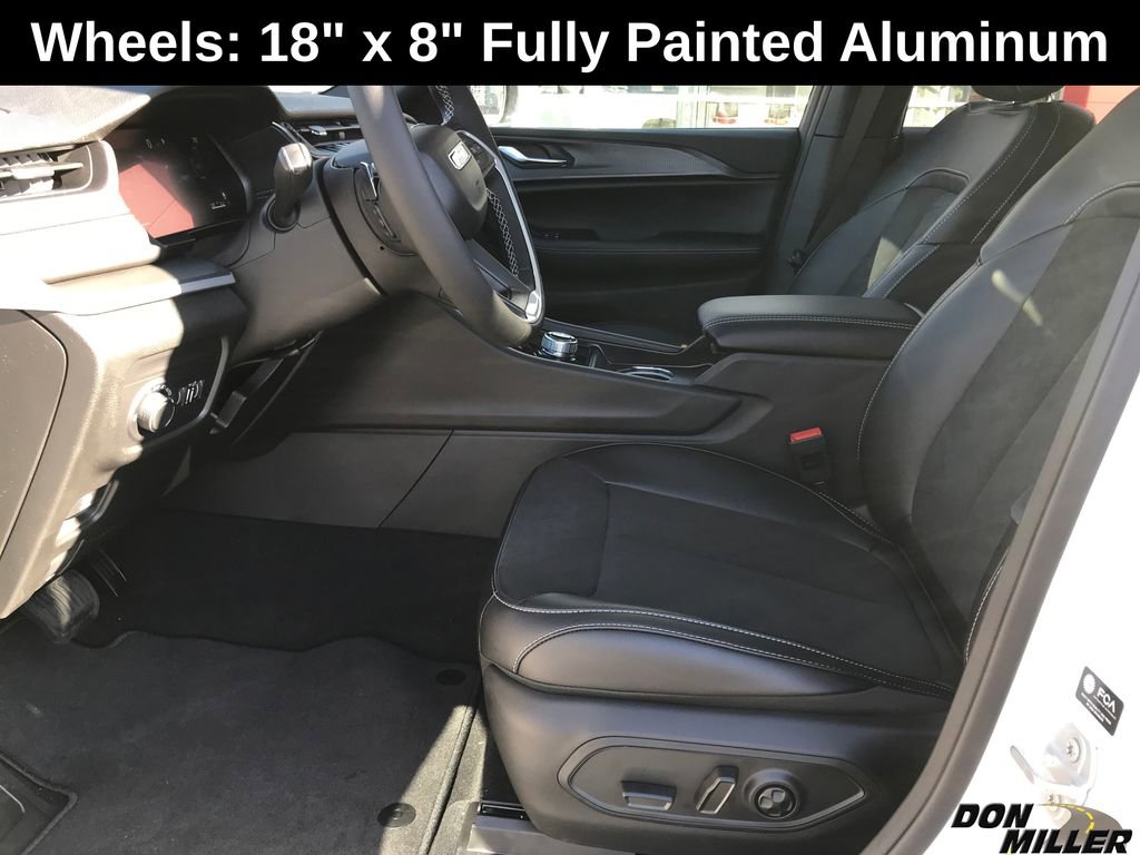 New 2025 Jeep Grand Cherokee Laredo image 11