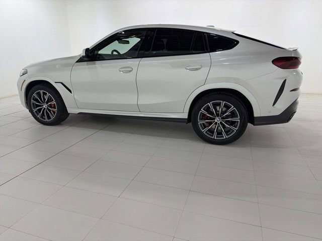 Certified 2024 BMW X6 xDrive40i w/ Executive Package image 2