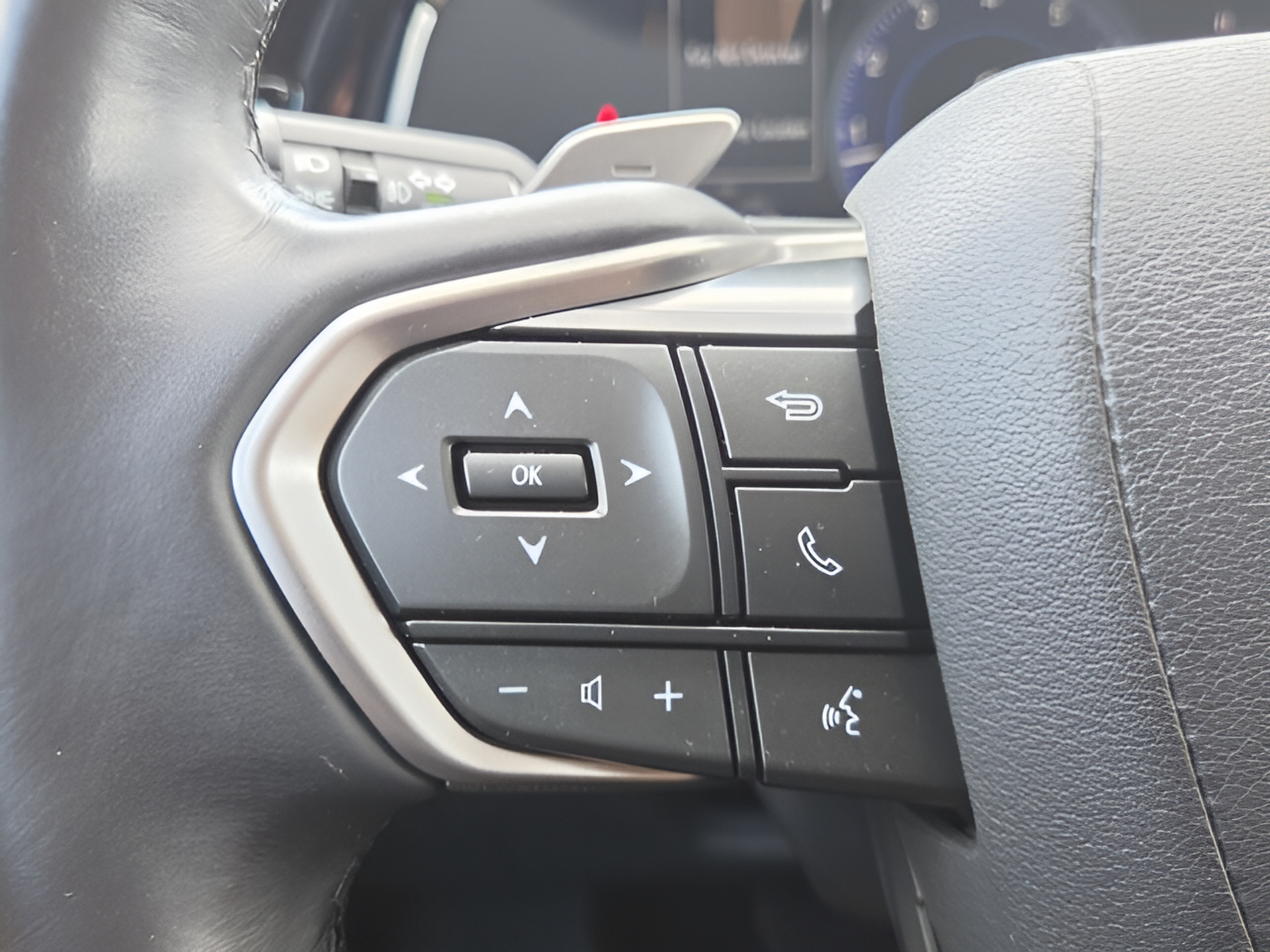 Certified 2025 Lexus NX 250 FWD w/ Accessory Package (K3) image 24