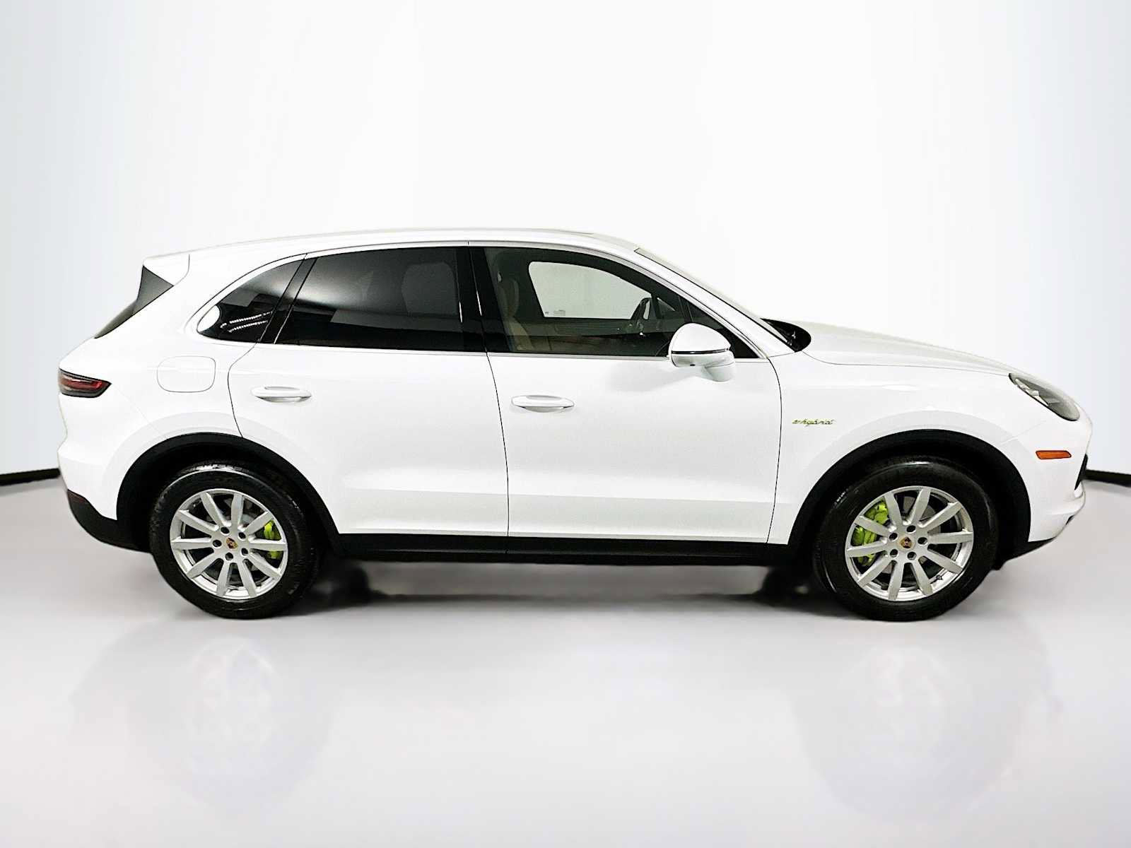 Certified 2022 Porsche Cayenne E-Hybrid image 8