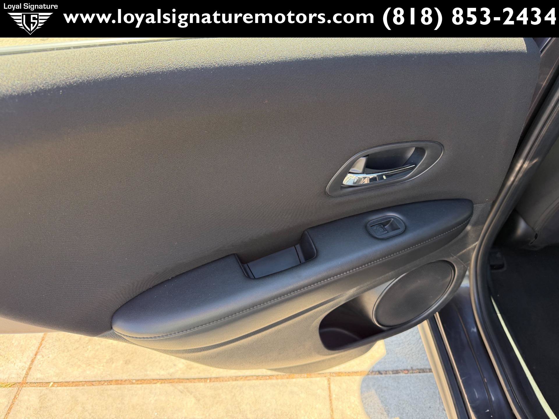 Used 2017 Honda HR-V LX image 11
