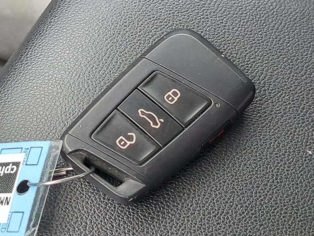 Used 2022 Volkswagen Taos S AWD/4WD image 32