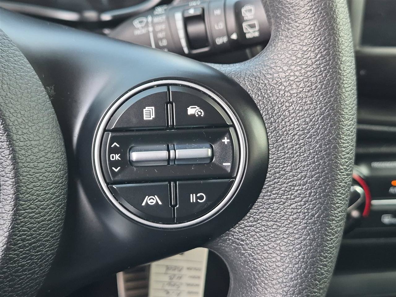 Used 2023 Kia Soul LX w/ LX Technology Package FWD image 19