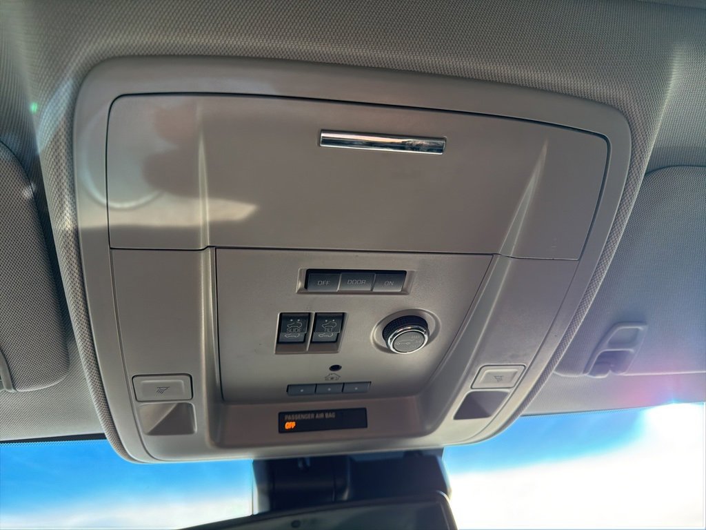 Used 2017 GMC Yukon Denali w/ Open Road Package image 27