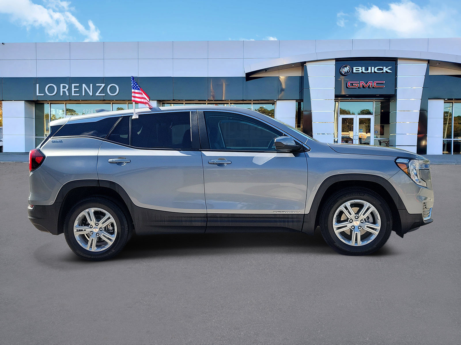 Used 2024 GMC Terrain SLE FWD image 4