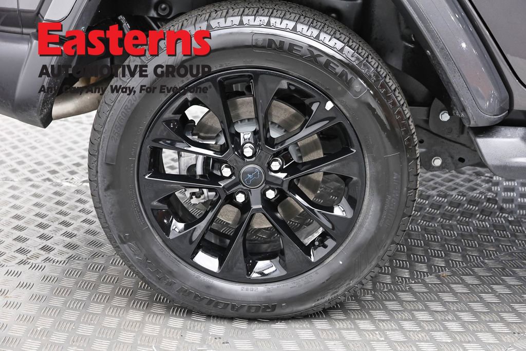 Used 2025 Jeep Wrangler Unlimited Sahara AWD/4WD image 27