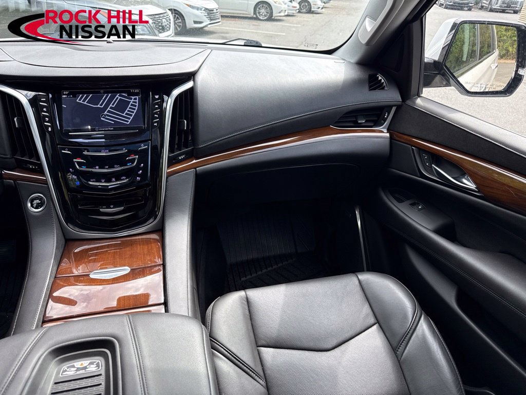 Used 2020 Cadillac Escalade Luxury AWD/4WD image 29