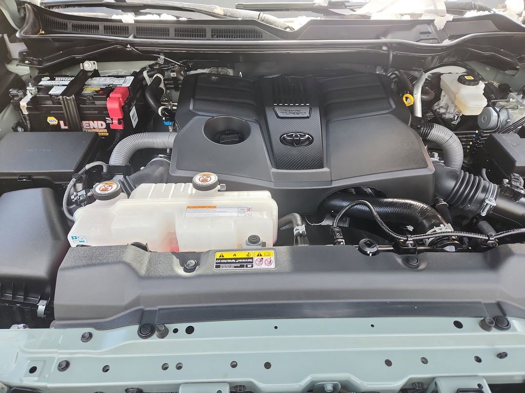 Used 2024 Toyota Tundra Limited AWD/4WD image 17