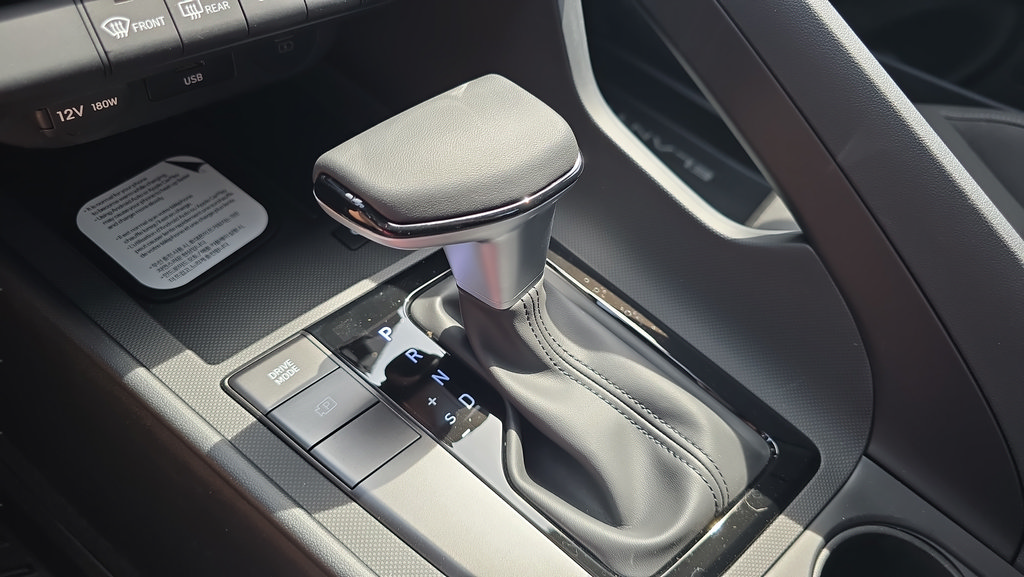 New 2026 Hyundai Elantra Sport FWD image 16