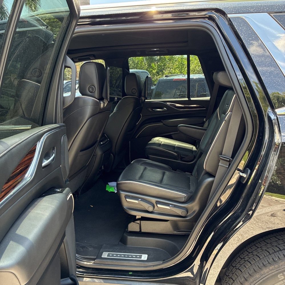 Used 2021 Cadillac Escalade Premium Luxury w/ Driver Assist Tech Package AWD/4WD image 11