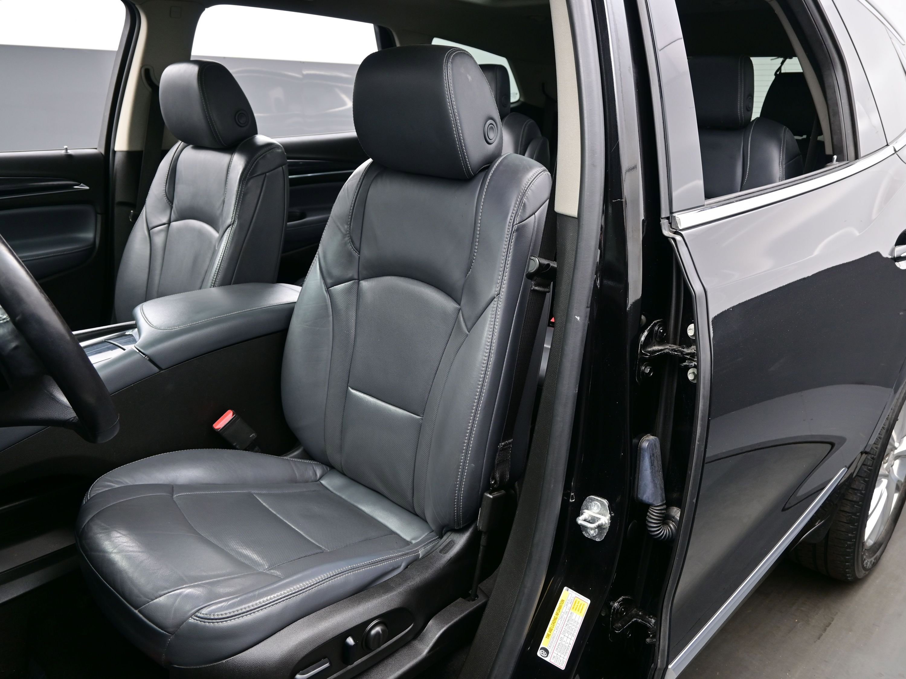 Used 2018 Buick Enclave Premium w/ Experience Buick Package image 12