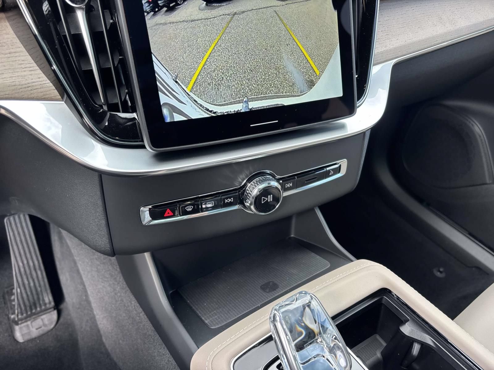 New 2026 Volvo XC90 T8 Plus w/ Protection Package Premier AWD/4WD image 22
