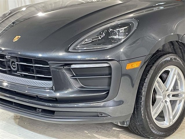 Used 2025 Porsche Macan image 4