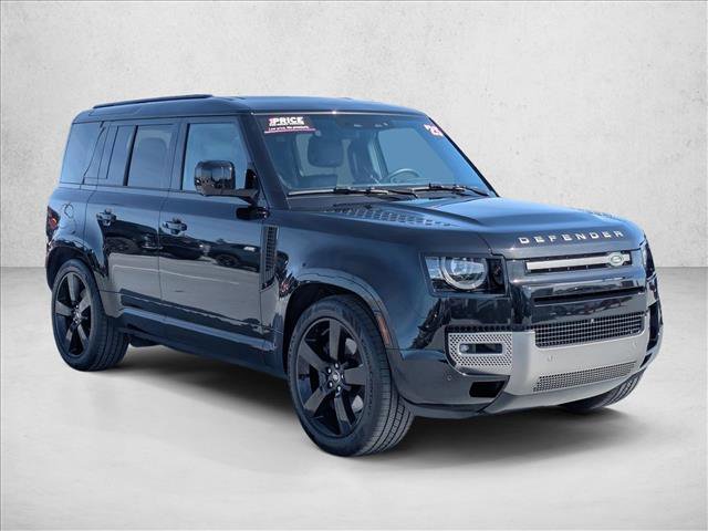 Used 2025 Land Rover Defender 110 X-Dynamic SE image 3