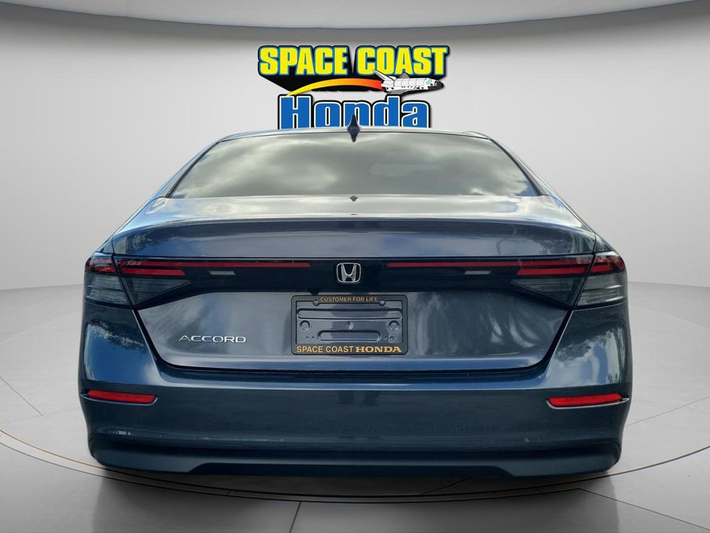 Used 2023 Honda Accord EX image 4