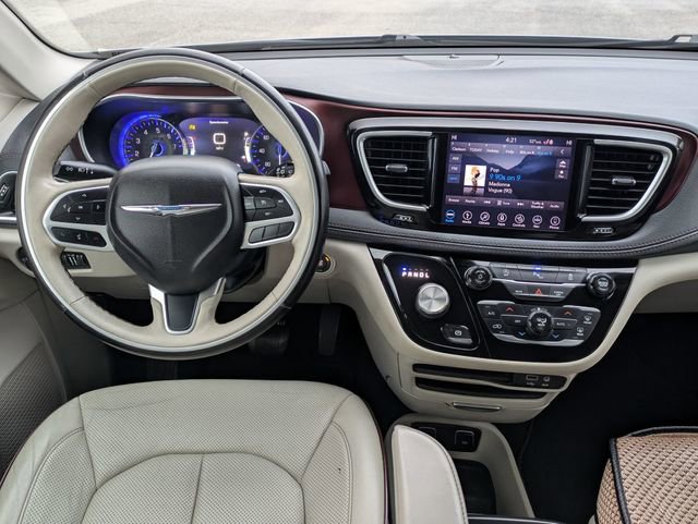 Used 2019 Chrysler Pacifica Limited image 25