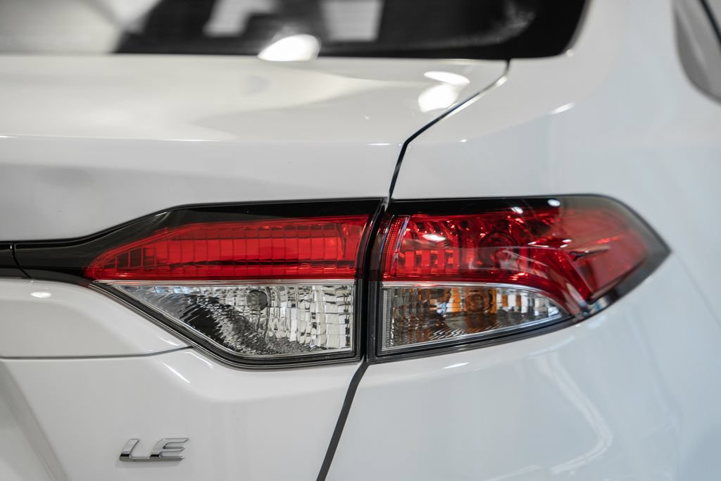 Used 2025 Toyota Corolla LE FWD image 6