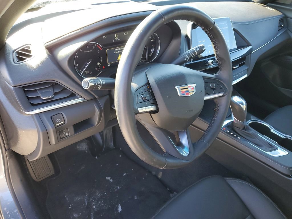 Used 2025 Cadillac CT4 Luxury image 8