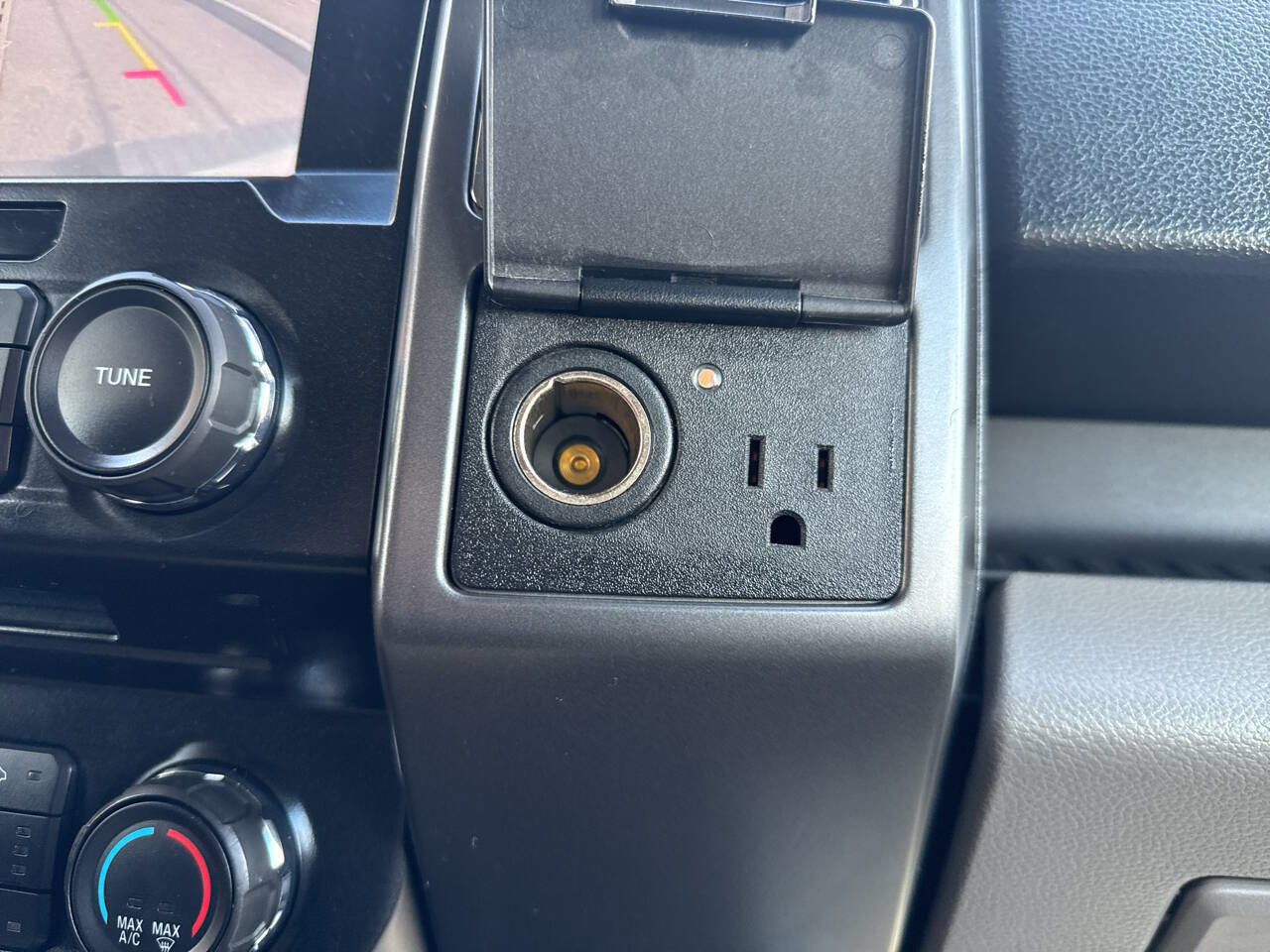 Used 2017 Ford F150 XLT w/ Equipment Group 302A Luxury image 16