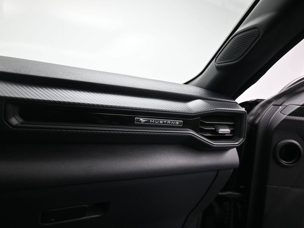 Certified 2024 Ford Mustang Coupe image 17