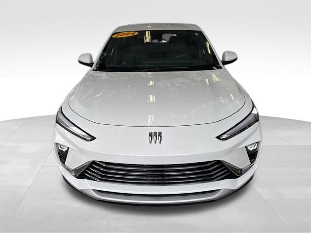 Used 2024 Buick Envista Preferred image 2