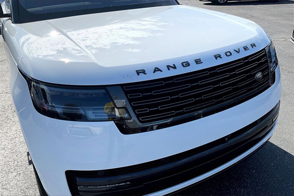 Used 2023 Land Rover Range Rover Long Wheelbase SE image 33