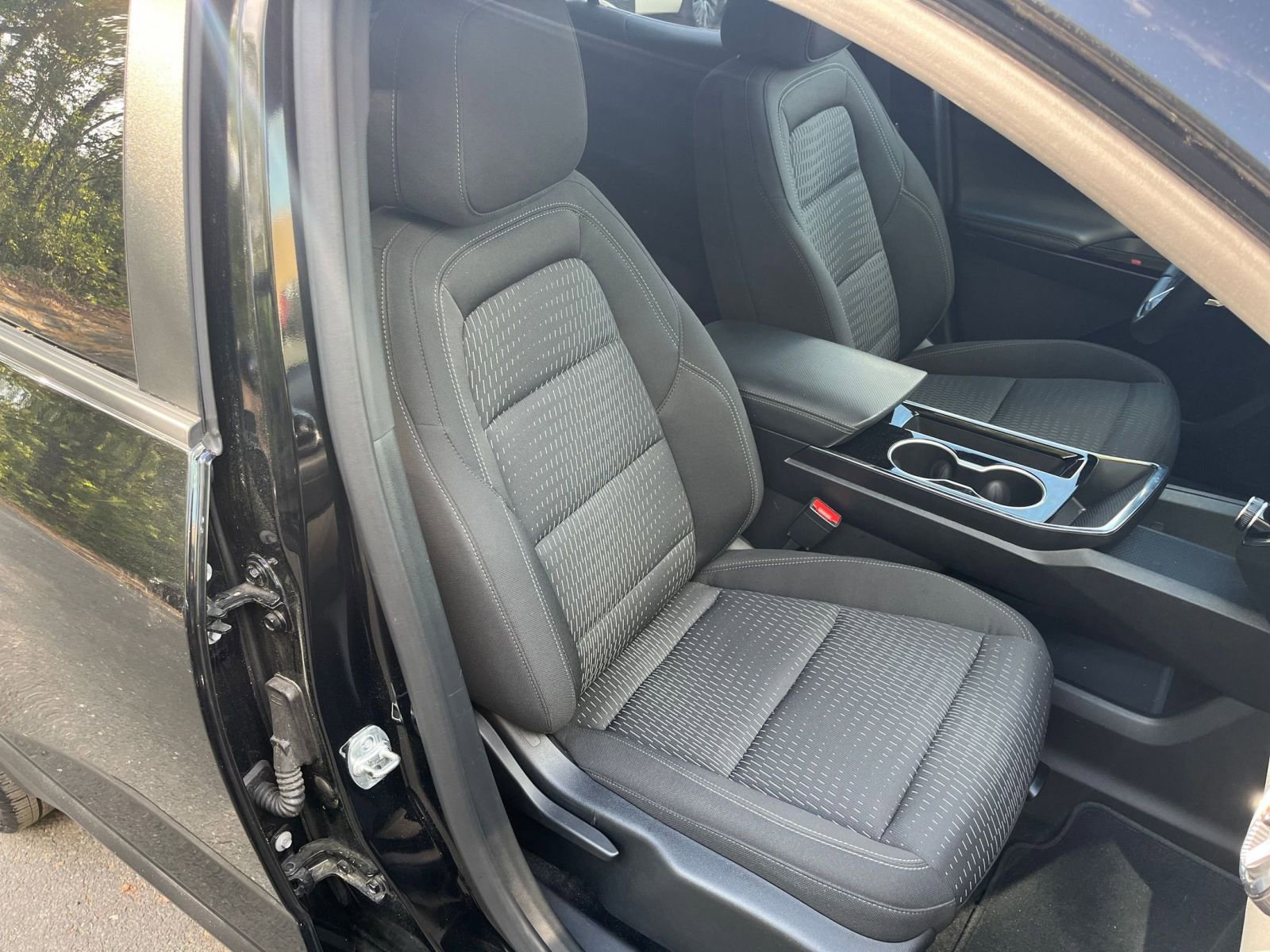 Used 2025 Chevrolet Equinox LT FWD image 36