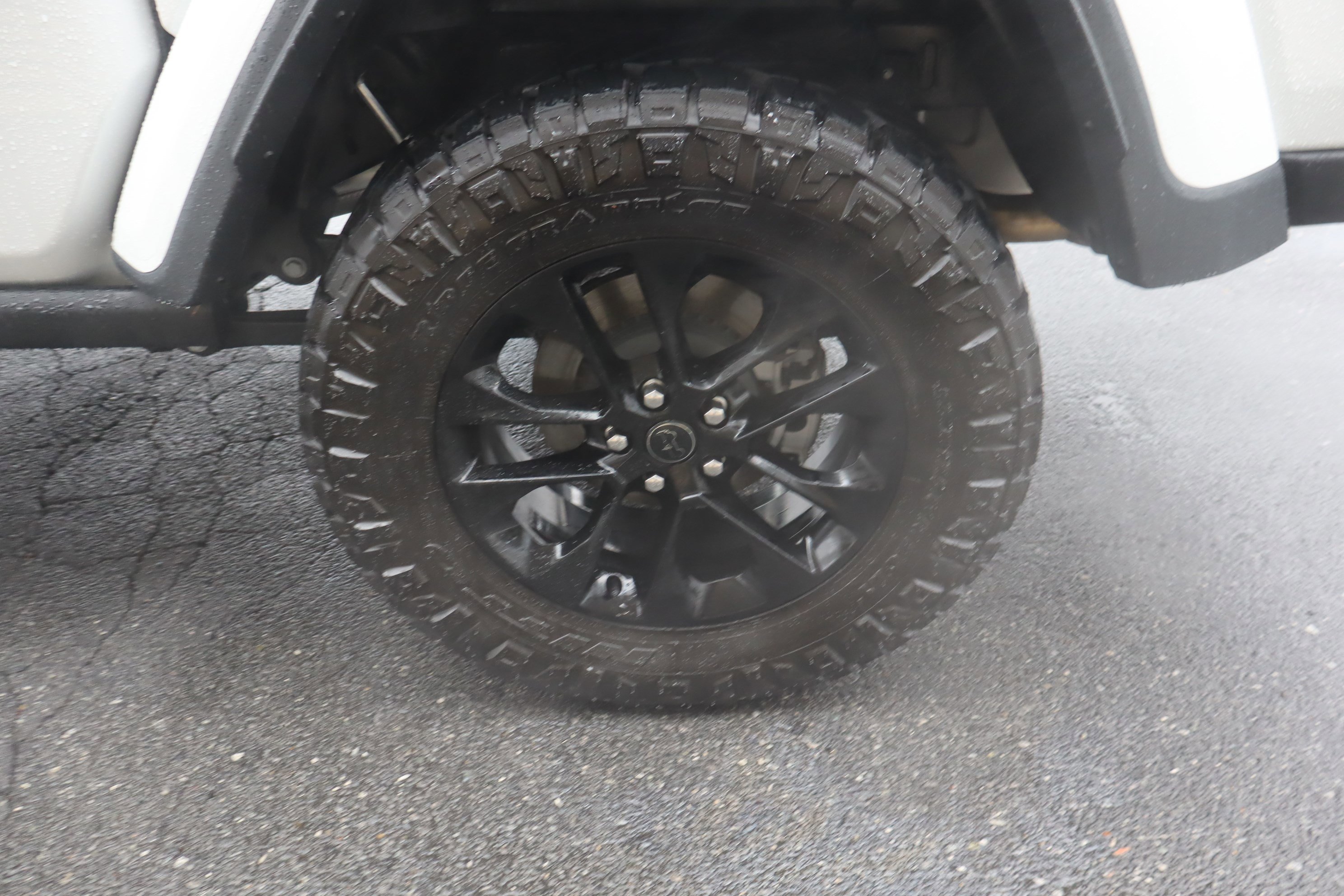 Used 2025 Jeep Gladiator Sport image 38