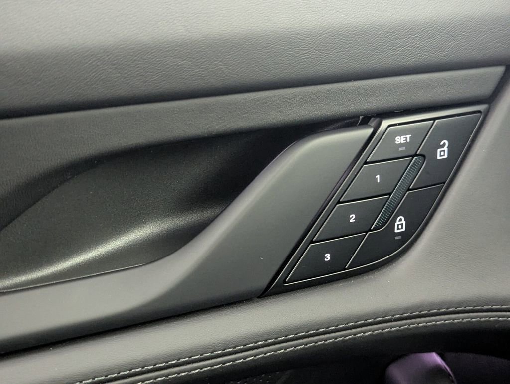 Used 2024 Porsche Taycan 4S image 13