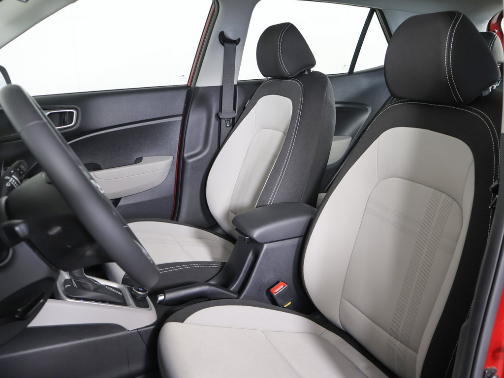 Certified 2024 Hyundai Venue SEL FWD image 25
