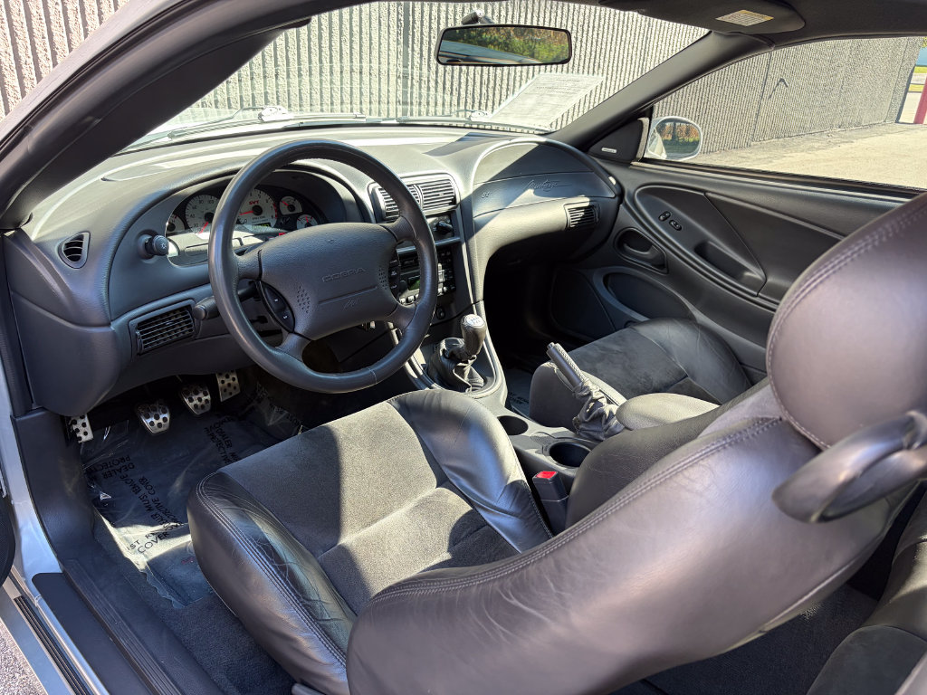 Used 2004 Ford Mustang Cobra RWD image 10