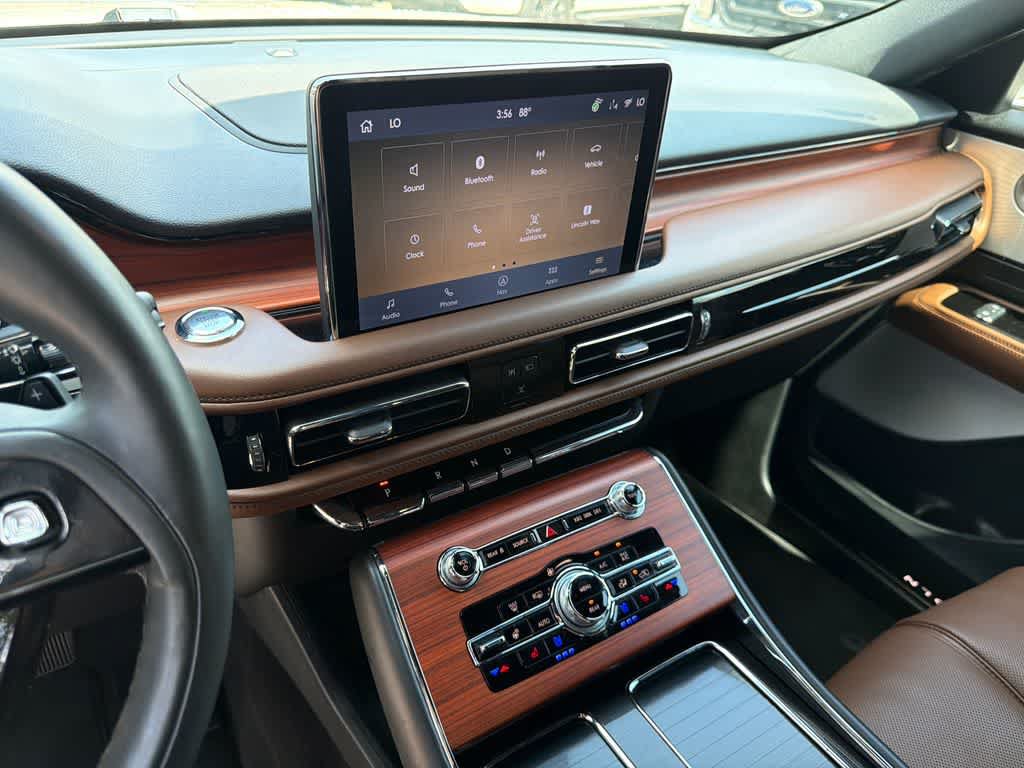 Used 2024 Lincoln Aviator Reserve w/ Equipment Group 201A AWD/4WD image 27