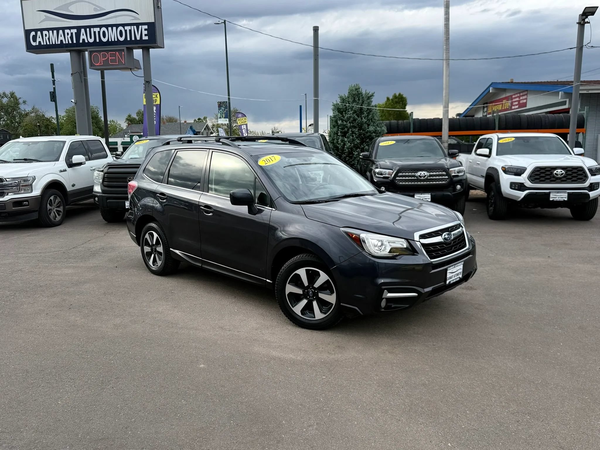 Used 2017 Subaru Forester 2.5i Limited AWD/4WD image 2