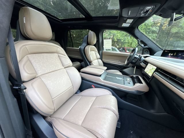 New 2027 Lincoln Navigator Black Label AWD/4WD image 27