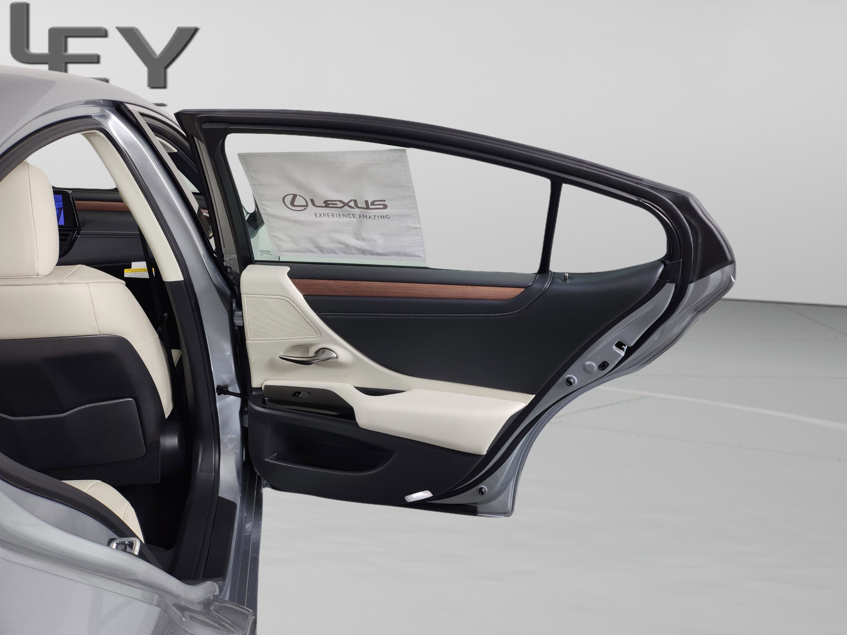 New 2025 Lexus ES 350 w/ Premium Package image 32