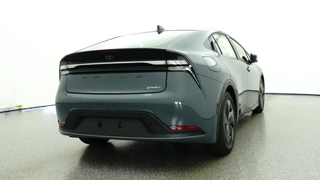New 2027 Toyota Prius Plug-In Hybrid FWD image 21