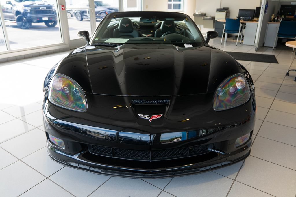 Used 2013 Chevrolet Corvette 427 w/ 1SB Preferred Equipment Group RWD image 3