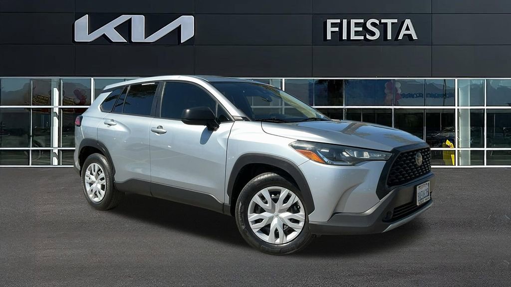 Used 2022 Toyota Corolla Cross L image 1