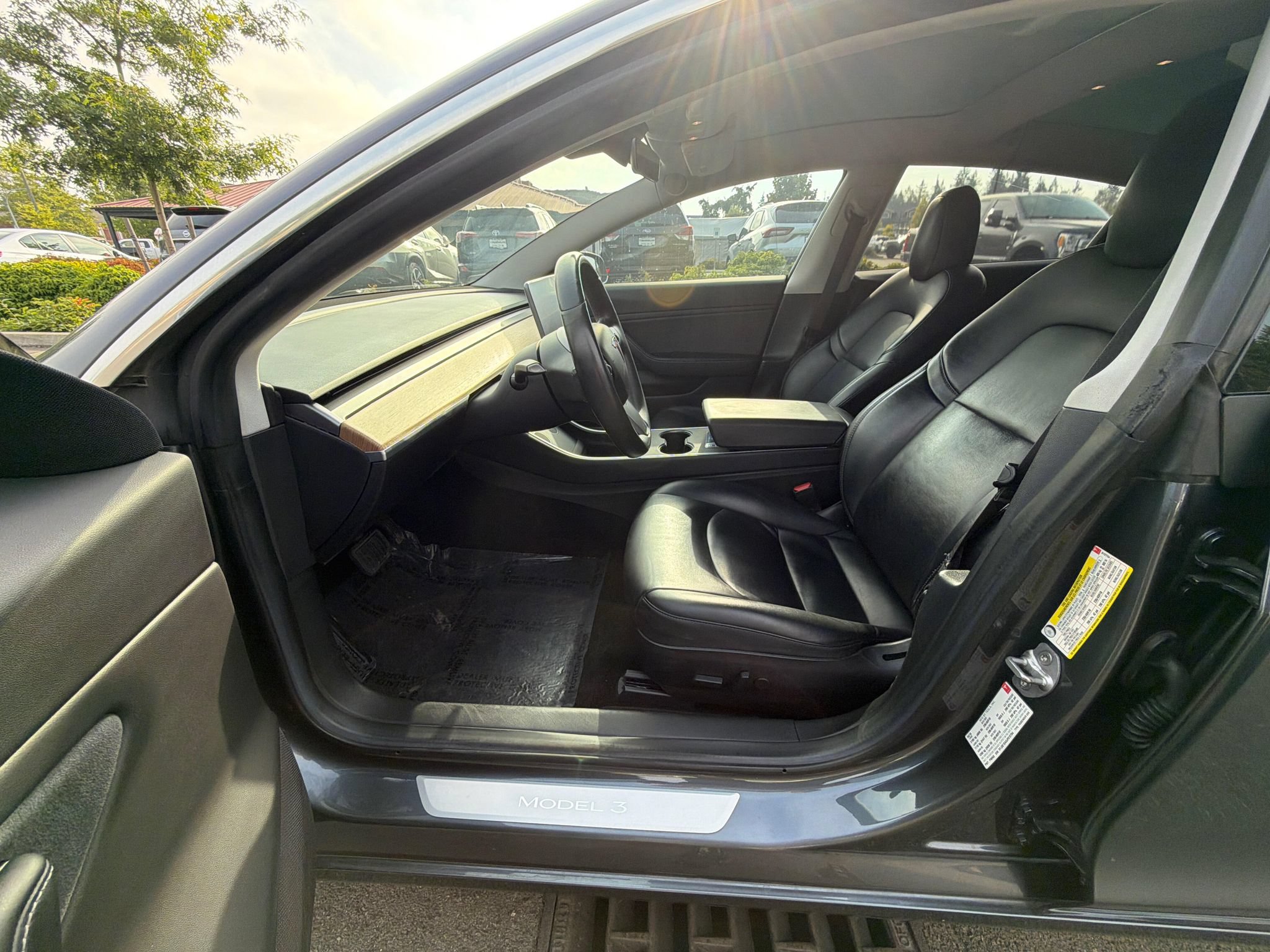 Used 2018 Tesla Model 3 Long Range RWD image 24