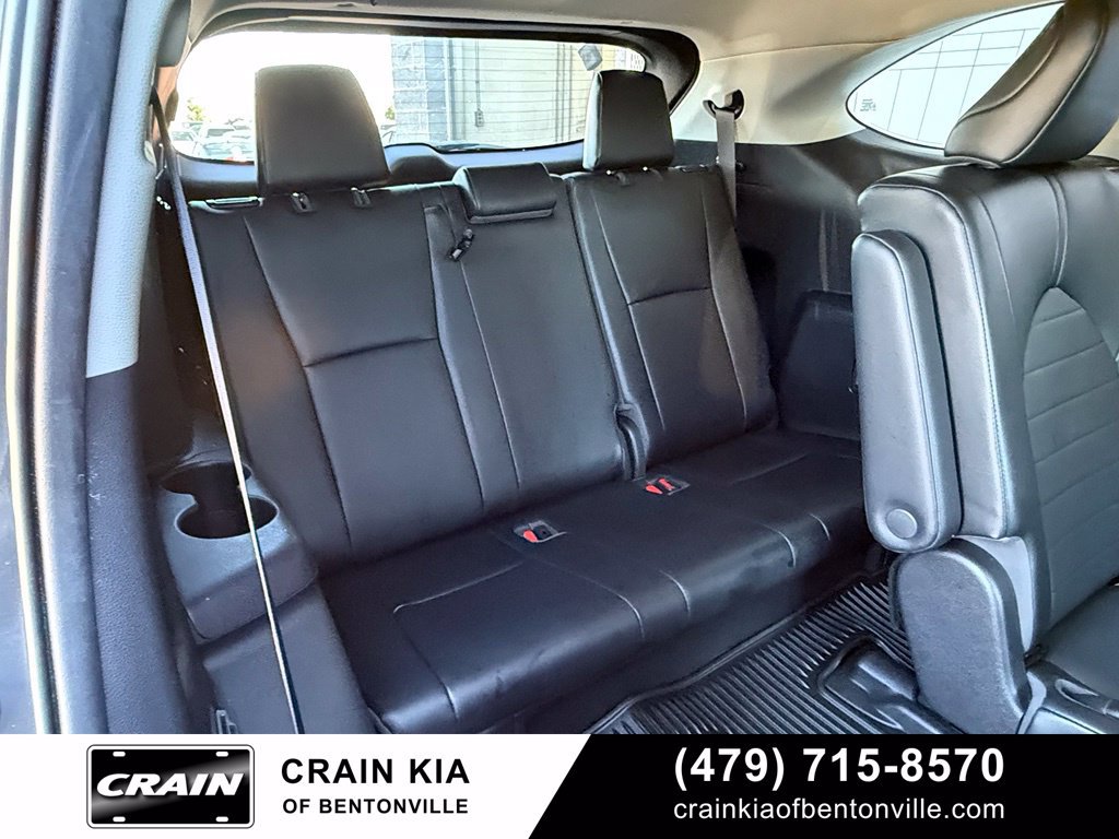 Used 2021 Toyota Highlander XLE FWD image 32