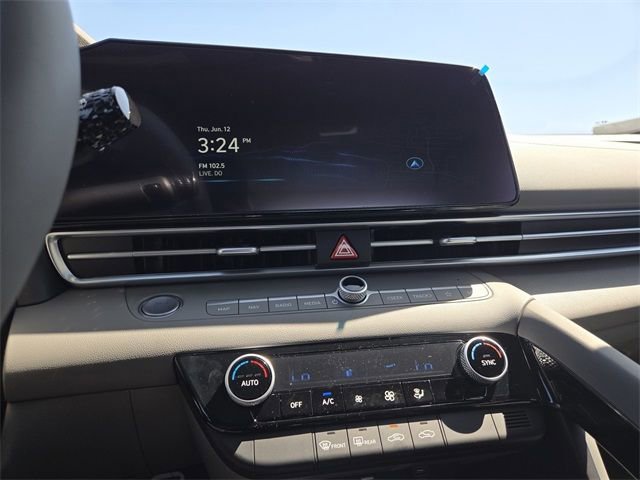 New 2025 Hyundai Elantra SEL image 22