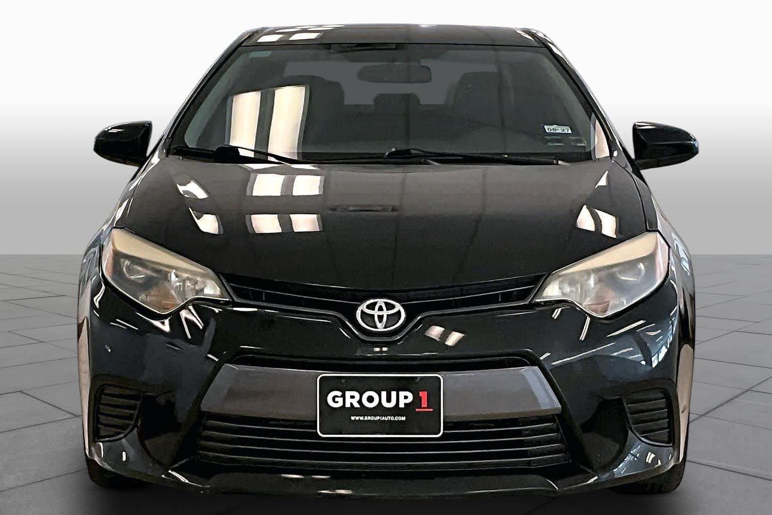 Used 2016 Toyota Corolla LE FWD image 3
