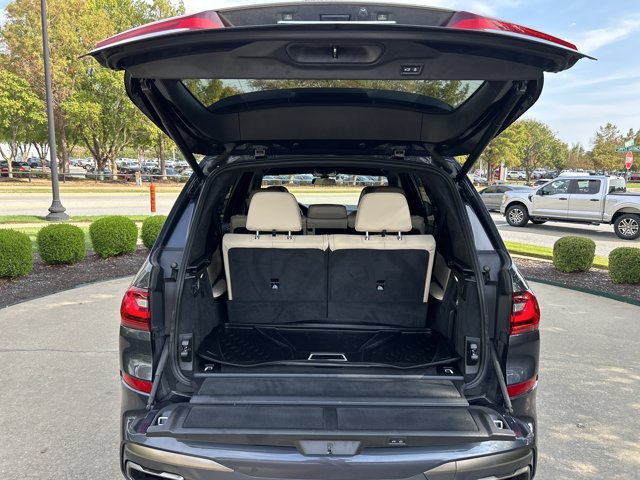 Used 2022 BMW X7 M50i AWD/4WD image 23