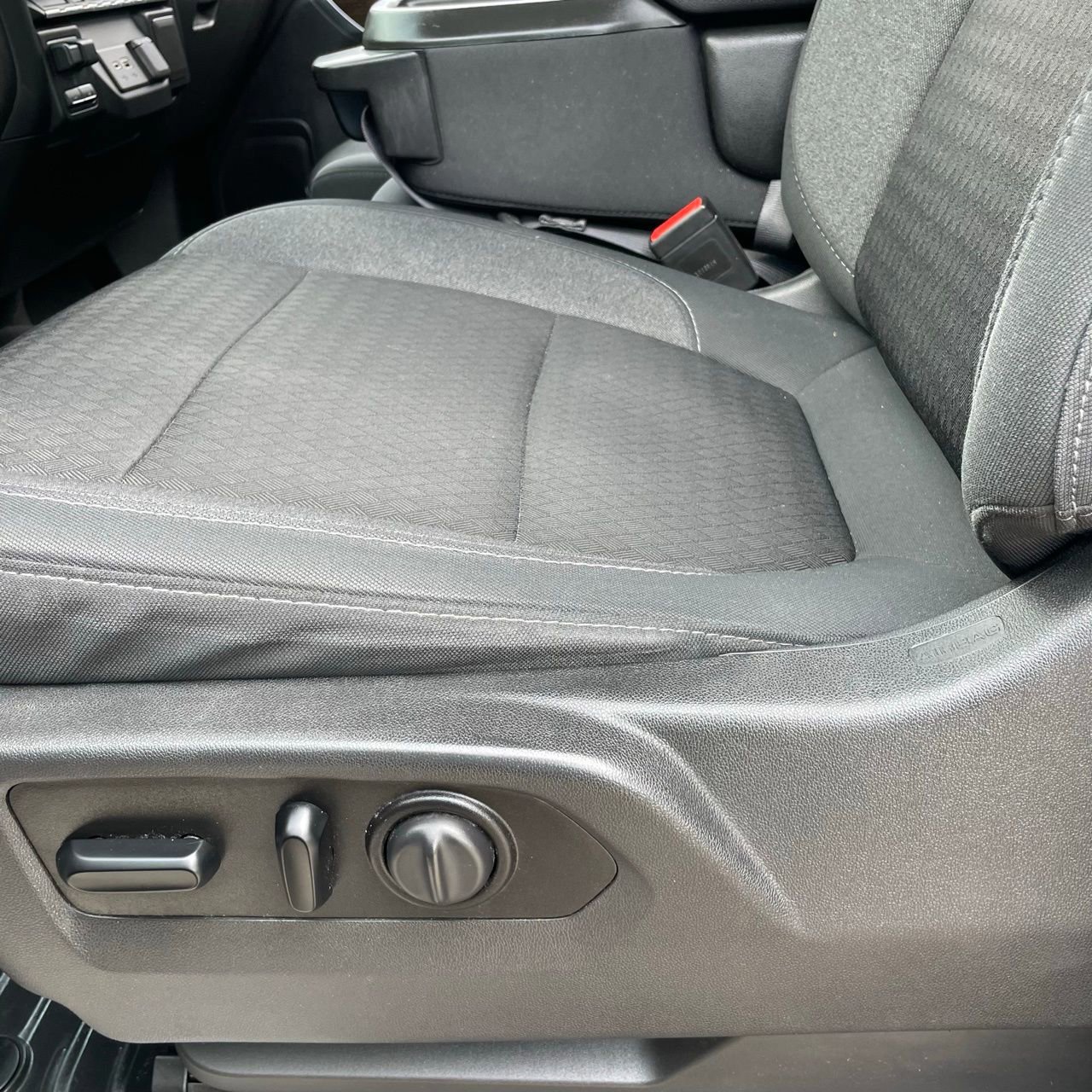 Used 2020 GMC Sierra 1500 Elevation w/ Elevation Value Package image 23