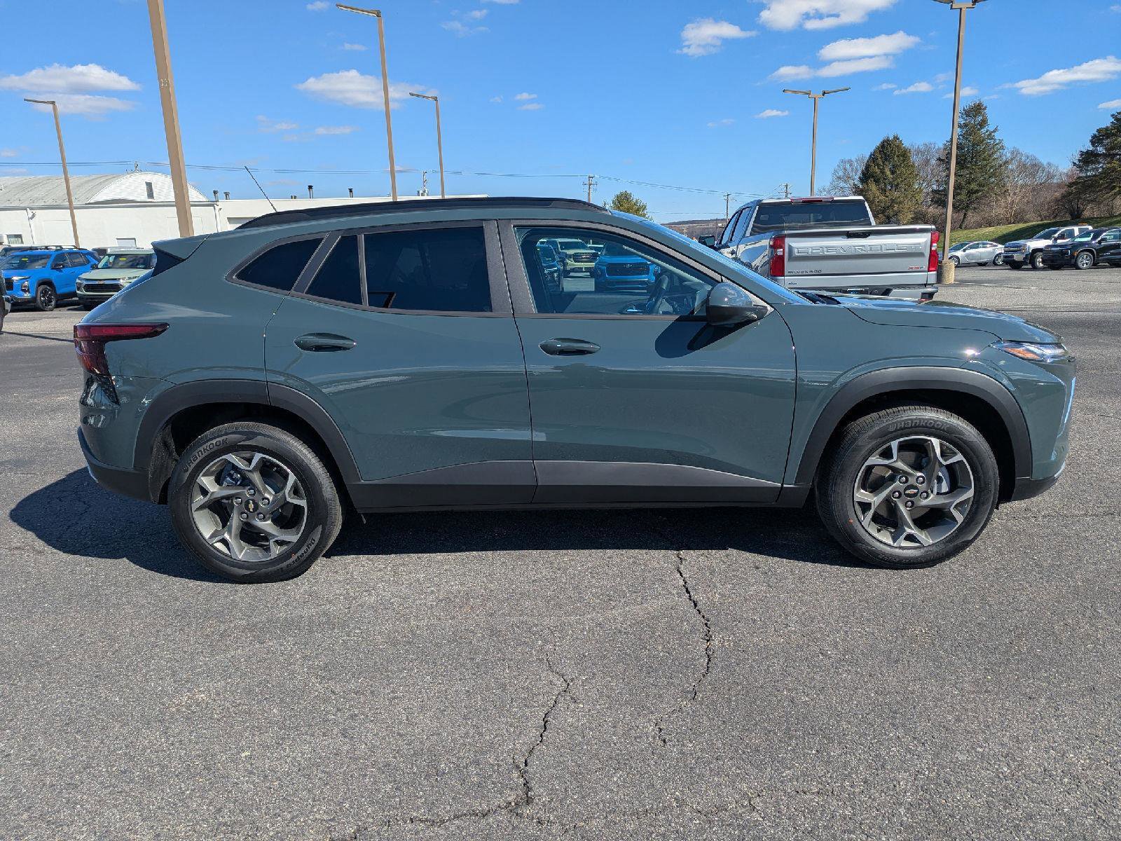 New 2026 Chevrolet Trax LT w/ Sunroof Package image 11